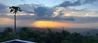 Exclusive Villa with panoramic vistas of city and mountains from your own hottub