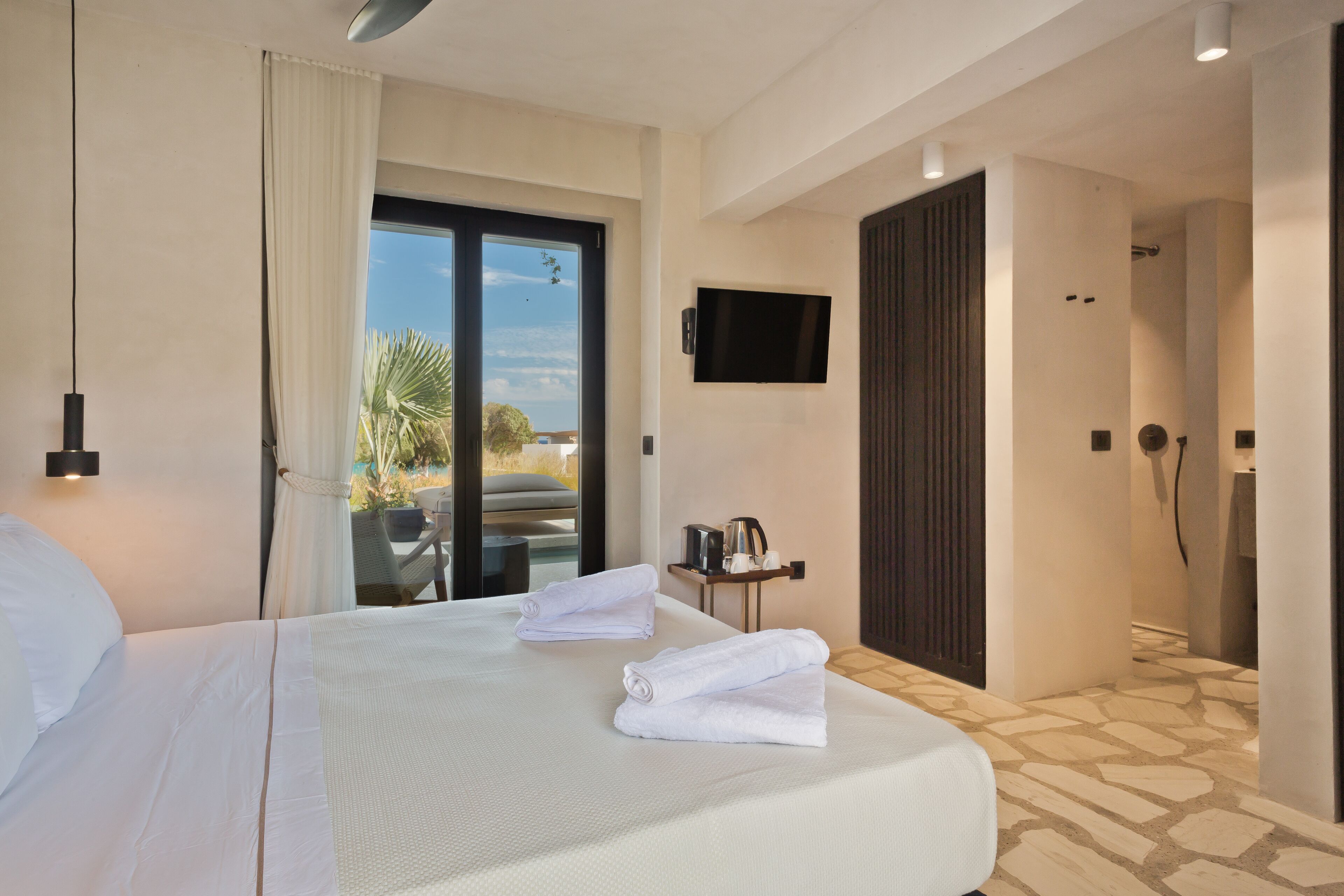 Deluxe Double Room, Swim Up | Zimmersafe, schallisolierte Zimmer, kostenloses WLAN