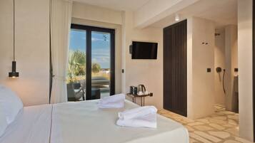 Deluxe Double Room, Swim Up | Zimmersafe, schallisolierte Zimmer, kostenloses WLAN