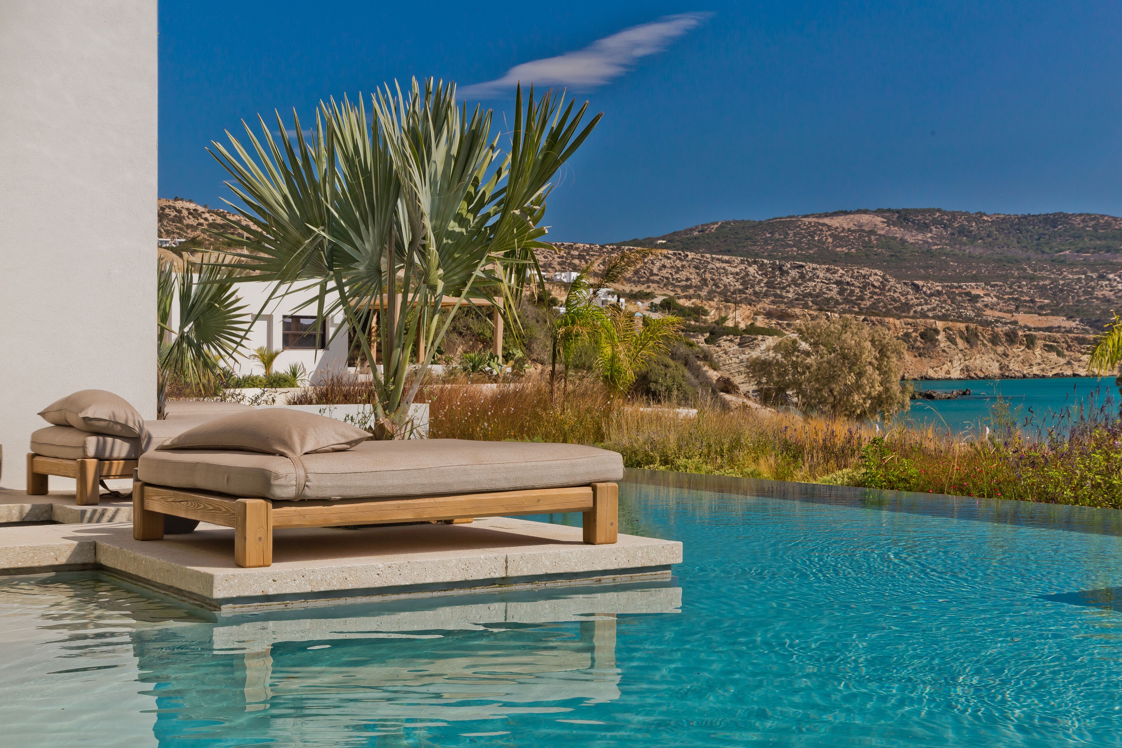 Deluxe Double Room, Swim Up | In-room safe, soundproofing, free WiFi