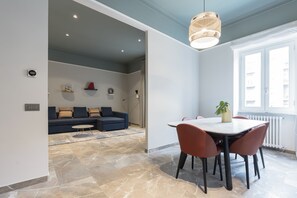 Premium Apartment | Living area | 48-inch flat-screen TV with digital channels, TV - Be Mate Trastevere I (Rome)