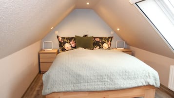 3 bedrooms, travel crib, free WiFi