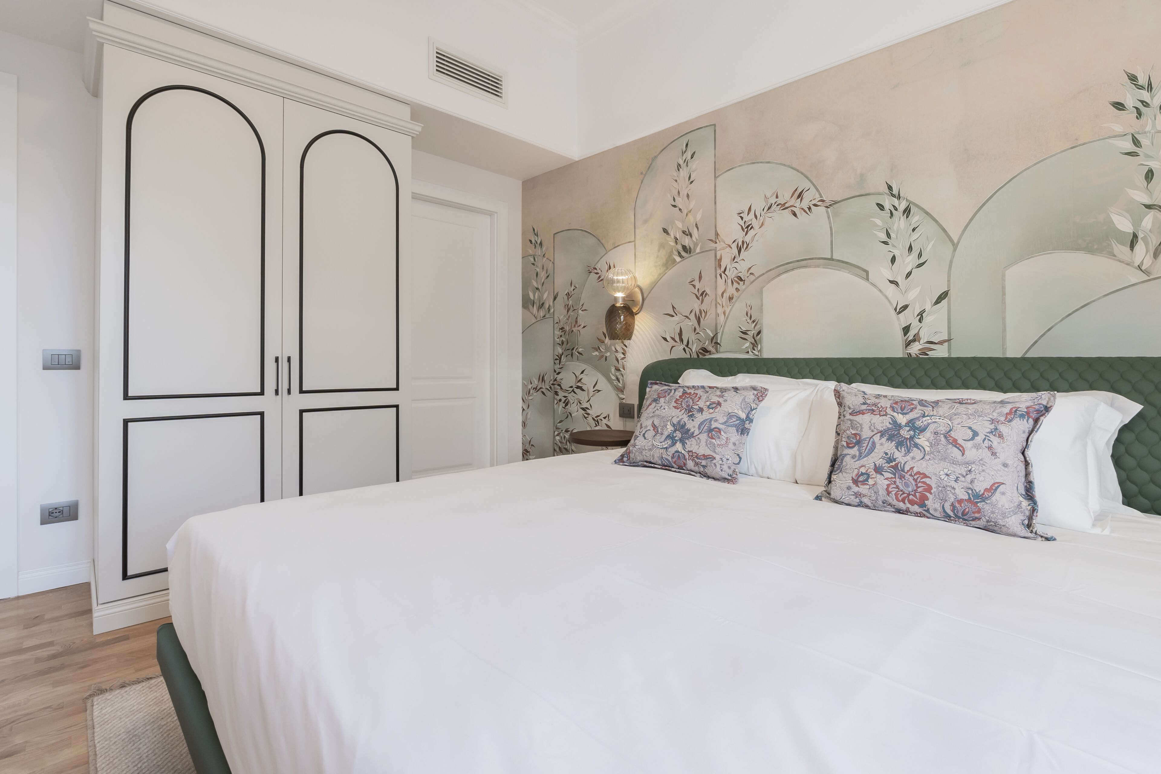 Executive Apartment | In-room safe, iron/ironing board, free WiFi