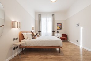 Coffres-forts dans les chambres, fer et planche à repasser