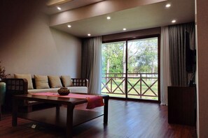 Individually decorated, desk, free WiFi, bed sheets - Melsweldon Laos Hotel (Khong District)