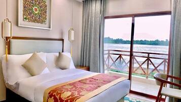 Signatur-værelse - 2 soveværelser - balkon - stueetage | Individuelt design, skrivebord, gratis Wi-Fi, sengetøj