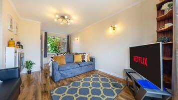 Traditional House, Private Bathroom, Courtyard View | Lounge