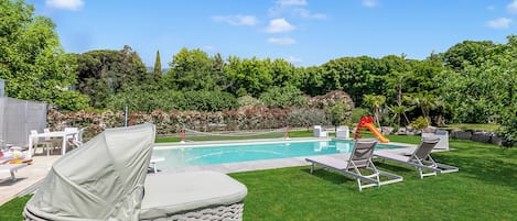 Family House, Multiple Bedrooms (Anita Lake - Shared Pool) | Pool