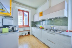 냉장고, 전자레인지, 오븐, 쿡탑