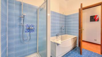 Family House, Multiple Bedrooms (Anita Lake - Shared Pool) | Bathroom | Separate bathtub and shower, hair dryer, bidet, towels