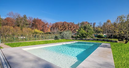 Anita Lake - Shared Pool