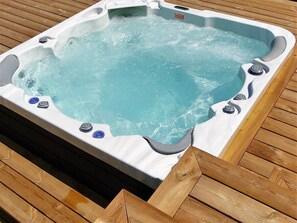 Seasonal outdoor pool, pool umbrellas, pool loungers - Agriturismo La Locanda del Cardinale (Camporgiano)