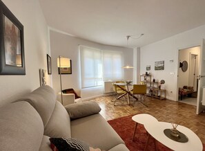 Living area - Angliru 1 Suite (Santa Eulalia de Morcín)