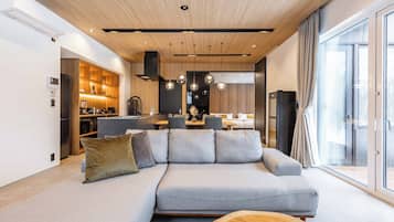 Superior Villa | 2 bedrooms, minibar, laptop workspace, blackout drapes
