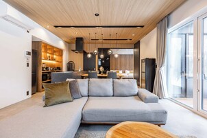 高级别墅 | 迷你吧、笔记本电脑工作区、遮光窗帘、熨斗/熨衣板