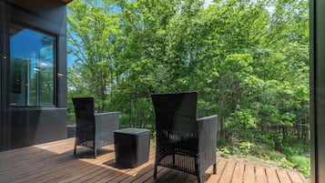 Superior Villa | Minibar, laptop workspace, blackout drapes, iron/ironing board