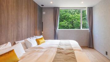 Superior Villa | Minibar, laptop workspace, blackout drapes, iron/ironing board