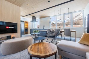 Premier Villa | Minibar, laptop workspace, blackout curtains, iron/ironing board - JAPAVISTA RUSUTSU (Rusutsu)