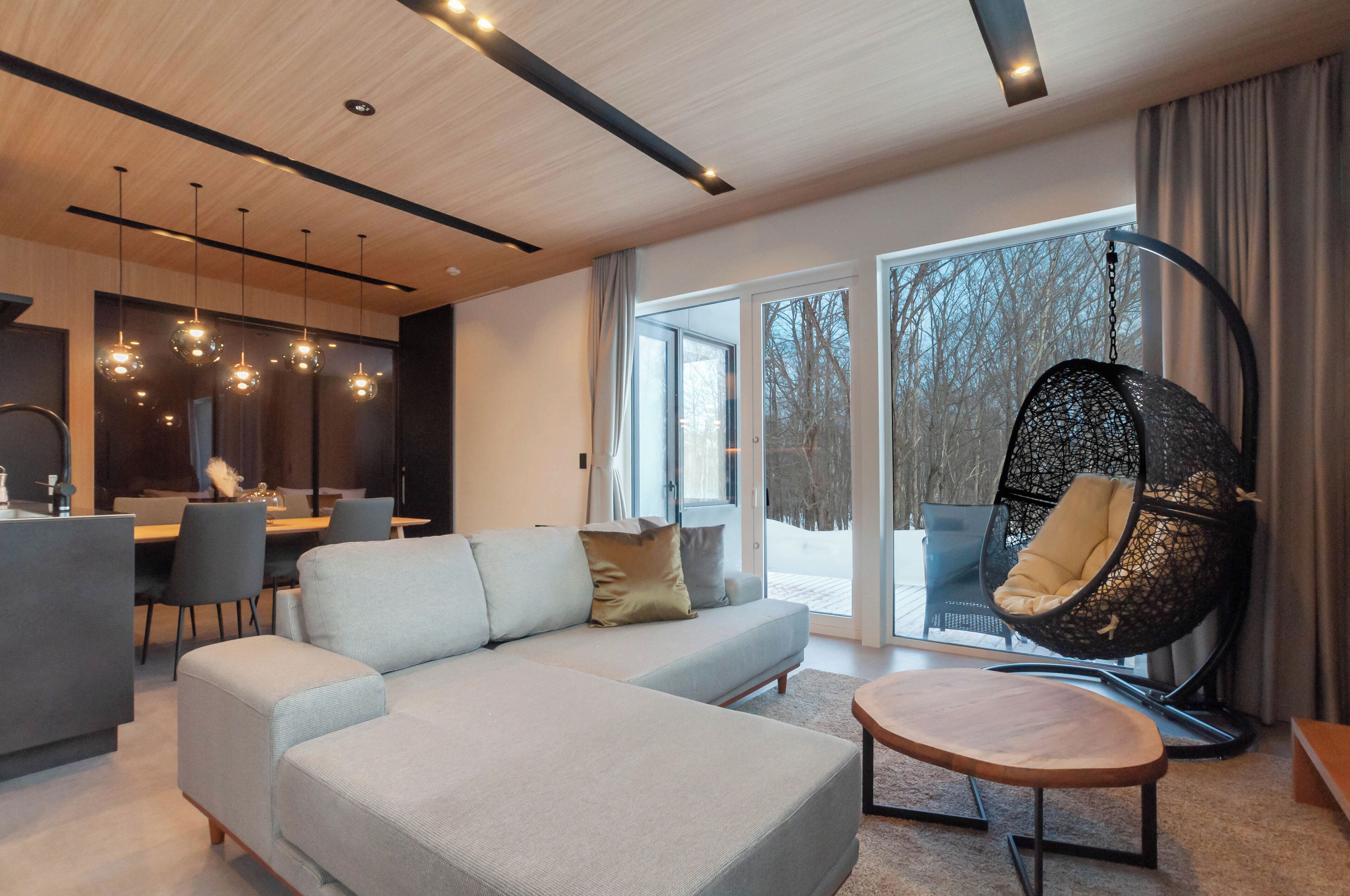 Superior Villa | Minibar, laptop workspace, blackout drapes, iron/ironing board