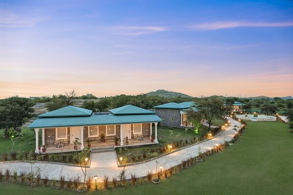 Luxury Double Room | Executive lounge - Trulyy The Jawai Leapord Kingdom (Bali)