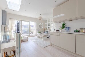Basic-Apartment, 1 King-Bett | Eigene Küche