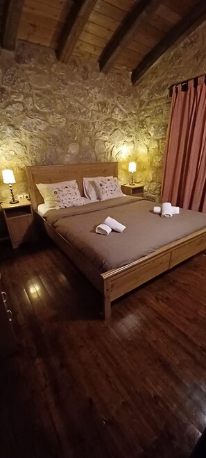 3 bedrooms, bed sheets