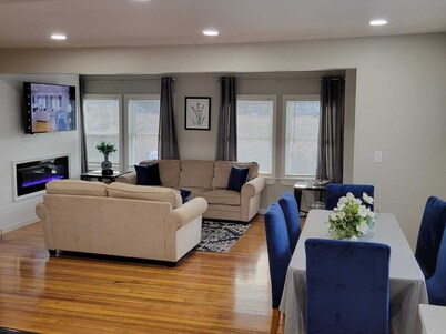 Newly renovated ocean view home 2 min to beach close to Boston