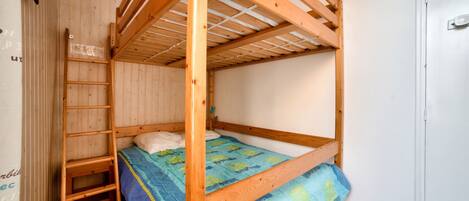 2 Schlafzimmer, BĂŒgeleisen/BĂŒgelbrett, kostenloses WLAN