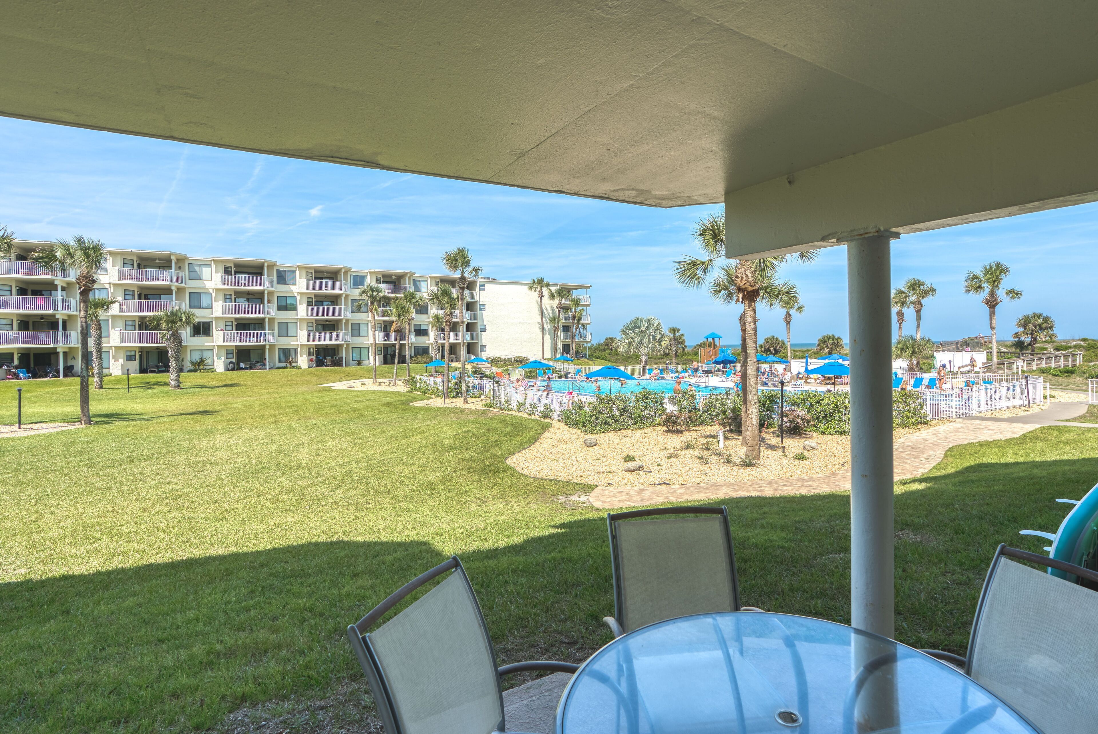 CRC 1107 - Silver Ground Floor Pool View Condo