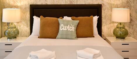 4 عدّة غرف نوم وأغطية فراش متميزة وواي فاي مجانًا وملاءات أسرّة