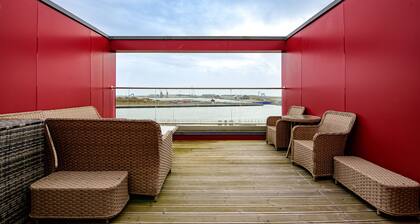 Just Stay Wales - Waterfront Townhouse