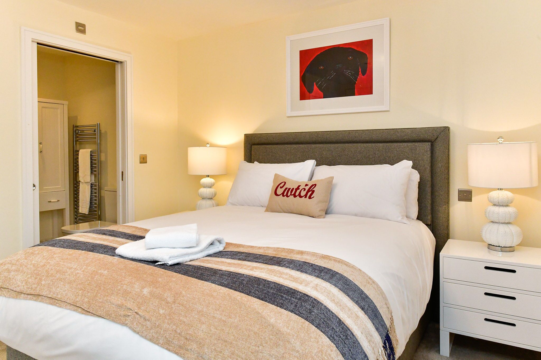 4 phòng ngủ, bộ đồ giường cao cấp 