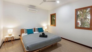 4 makuuhuonetta, silitysrauta/-lauta, Wi-Fi, vuodevaatteet