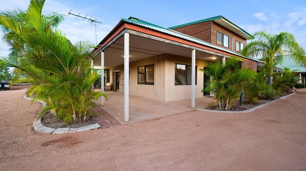 Exterior - Tulki villa, great location for a family holiday (Exmouth)