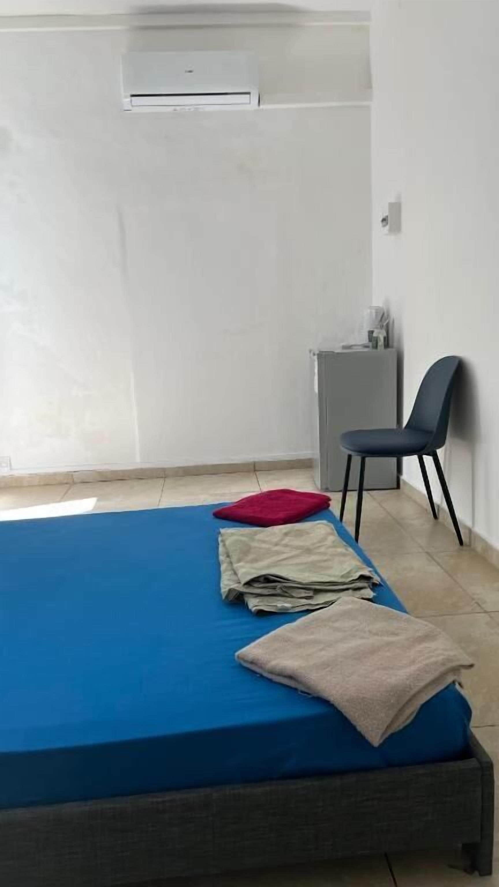 basic double room | free wifi, bed sheets