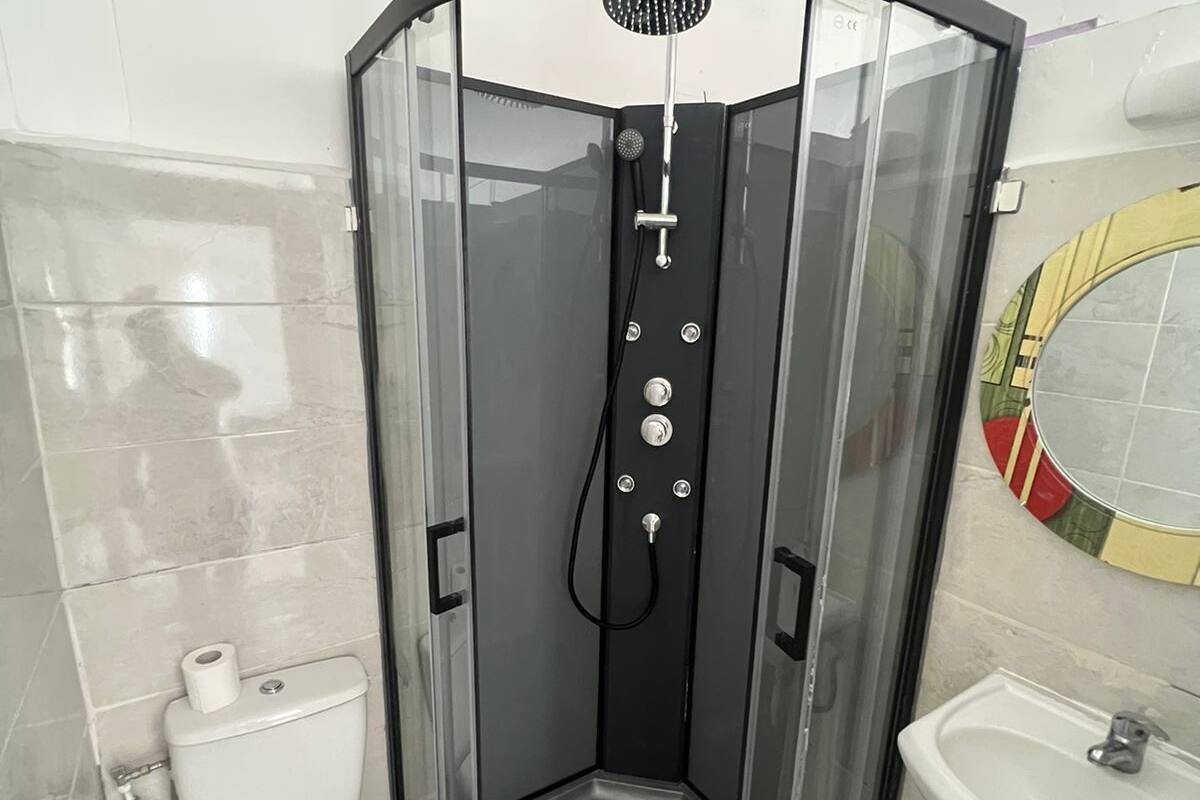 basic triple room | bathroom | shower, free toiletries, towels, soap