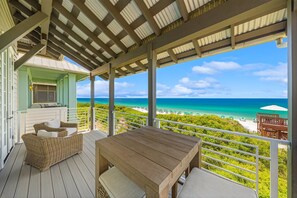Outdoor dining - Atwoods Cottage & Carriage House - Gulf Front, Fully Renovated in 2024, Bikes (Rosemary Beach)