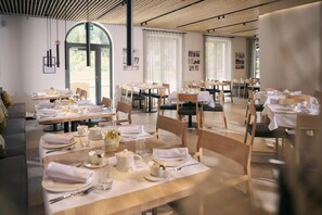 Café da manhã, almoço e jantar