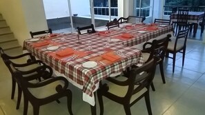 تناول الطعام