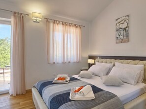 4 habitaciones, wifi y ropa de cama 