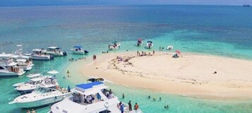 Κοντά στην παραλία, δωρεάν λεωφορειάκι για την παραλία