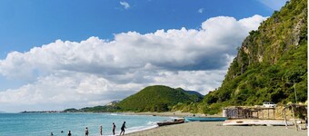 876 JA Oasis by Kingston Airport 