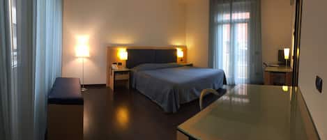 Suite | Duntäcken, skrivbord, ljudisolering och gratis wi-fi