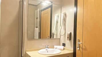 Standard Single Room | Bathroom
