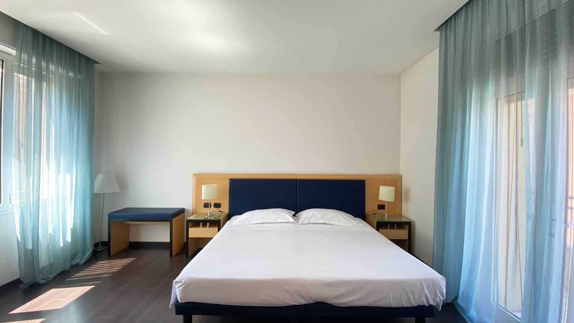 Habitació doble estàndard, 1 llit doble | Cobrellits, escriptori, habitacions insonoritzades i wifi gratuïta 