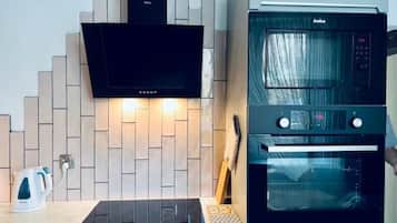 Refrigerador, horno, parrilla de estufa y lavavajillas