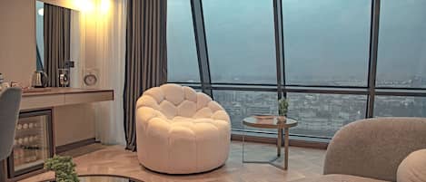 Luxe tweepersoonskamer | 1 slaapkamer, een kluis op de kamer, individueel gedecoreerd, een bureau