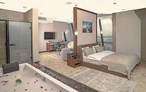 Luxury Double Room | In-room safe, individually decorated, desk, laptop workspace - Moncher Hotel (Tuzla)