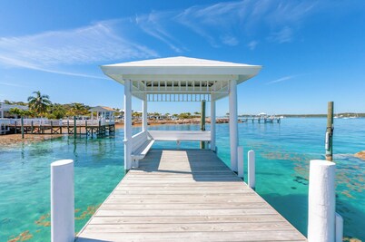 Islands Away: Your Private Bahamian Waterfront Retreat