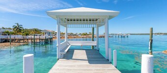 Islands Away: Your Private Bahamian Waterfront Retreat